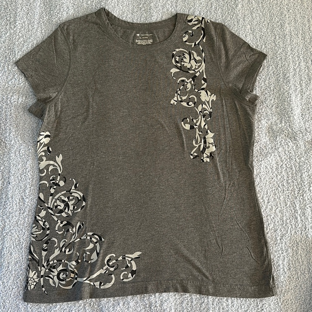 Tek Gear women’s T-shirt size XL